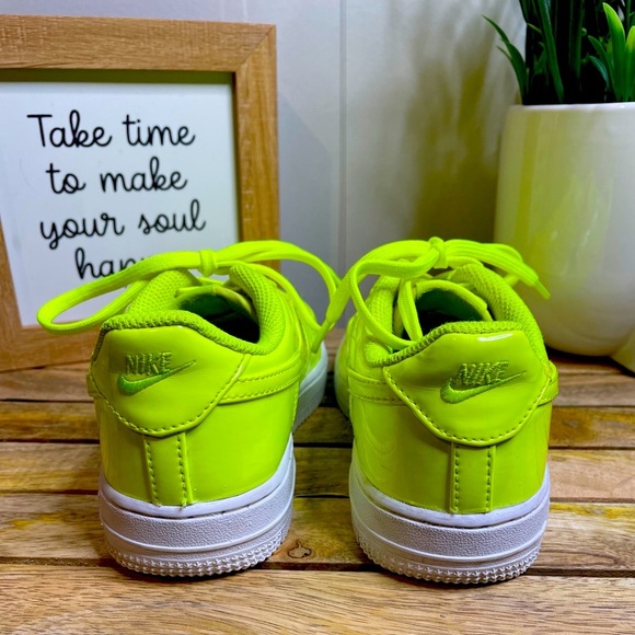 Nike Air Force 1 Low - Picture 2 of 4